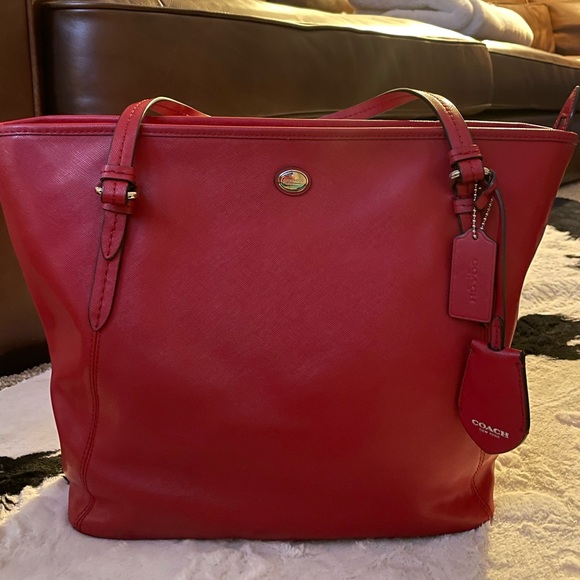 Handbags - Women’s Shopper Coach Red